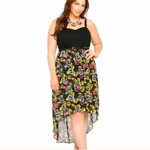 Torrid Skulls Roses   Black Hi Lo Maxi  size 20